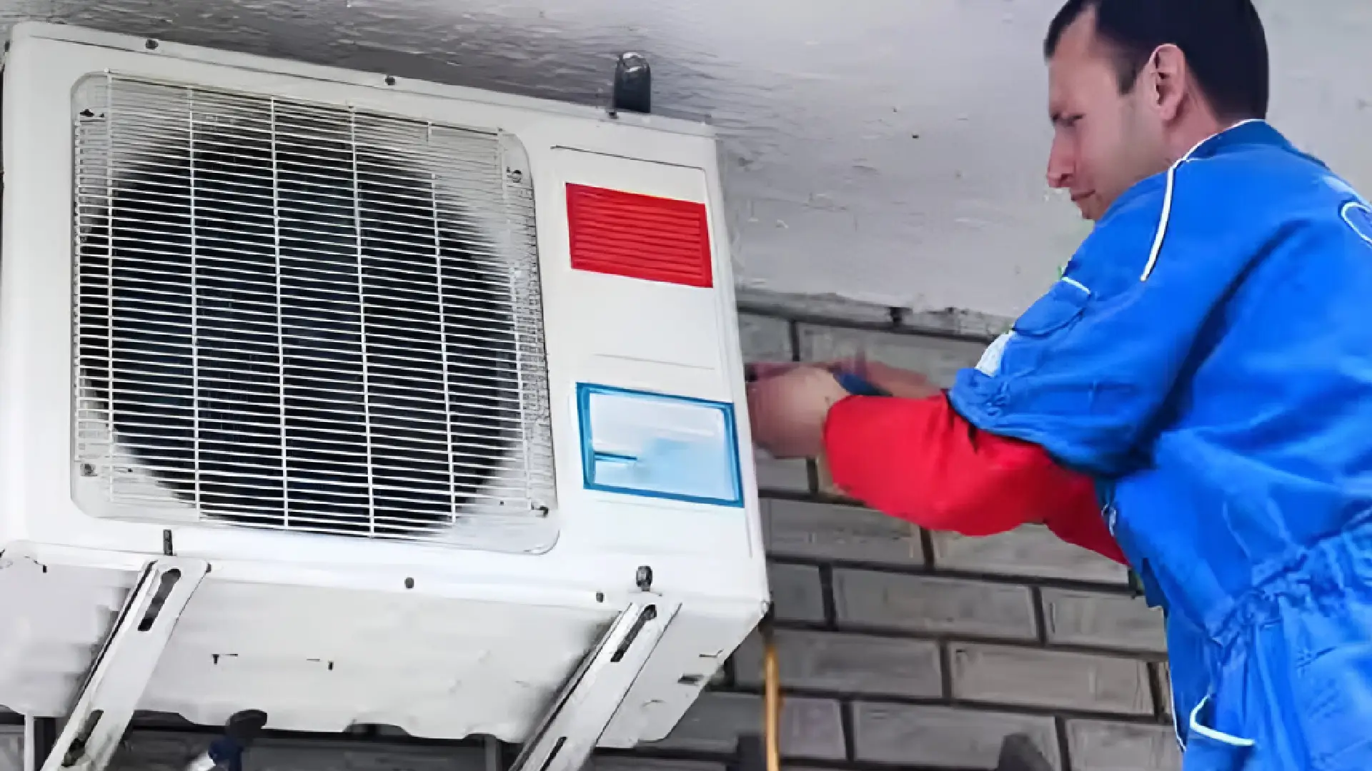 Cassette air conditioner detailed view in ceiling